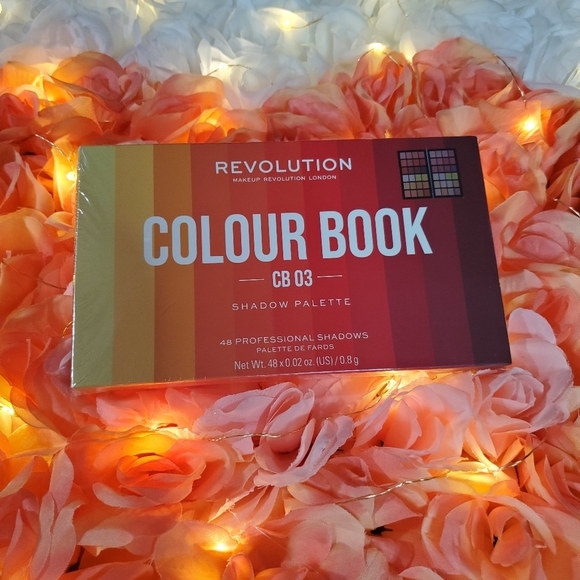 Makeup Revolution Colour Book Pallette - Picture 2 of 4